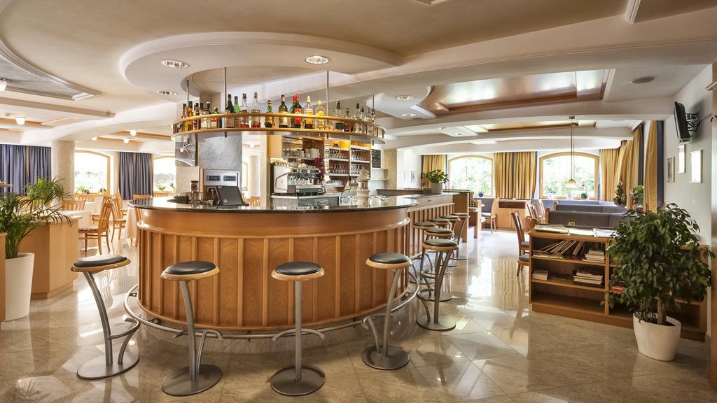 Hotel Bischofhof - Bistro Jasmin Chiusa Zewnętrze zdjęcie